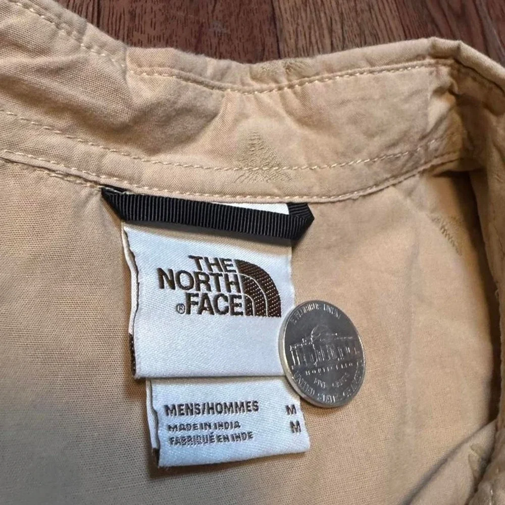 The‎ North Face Beige Tan Button Up Polo Shirt Medium
